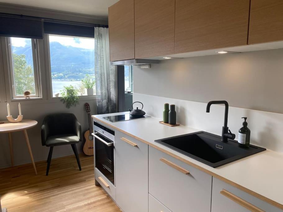 Leilighet I Hjertet Av Sunnmore! Sykkylven エクステリア 写真