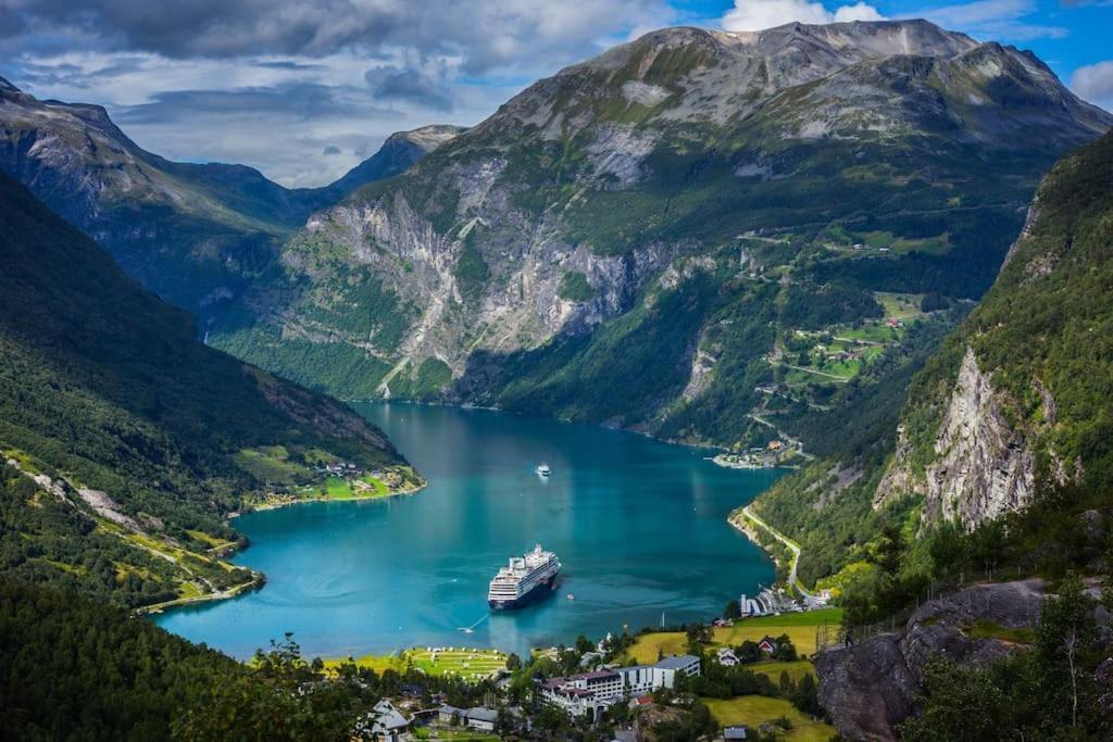 Leilighet I Hjertet Av Sunnmore! Sykkylven エクステリア 写真